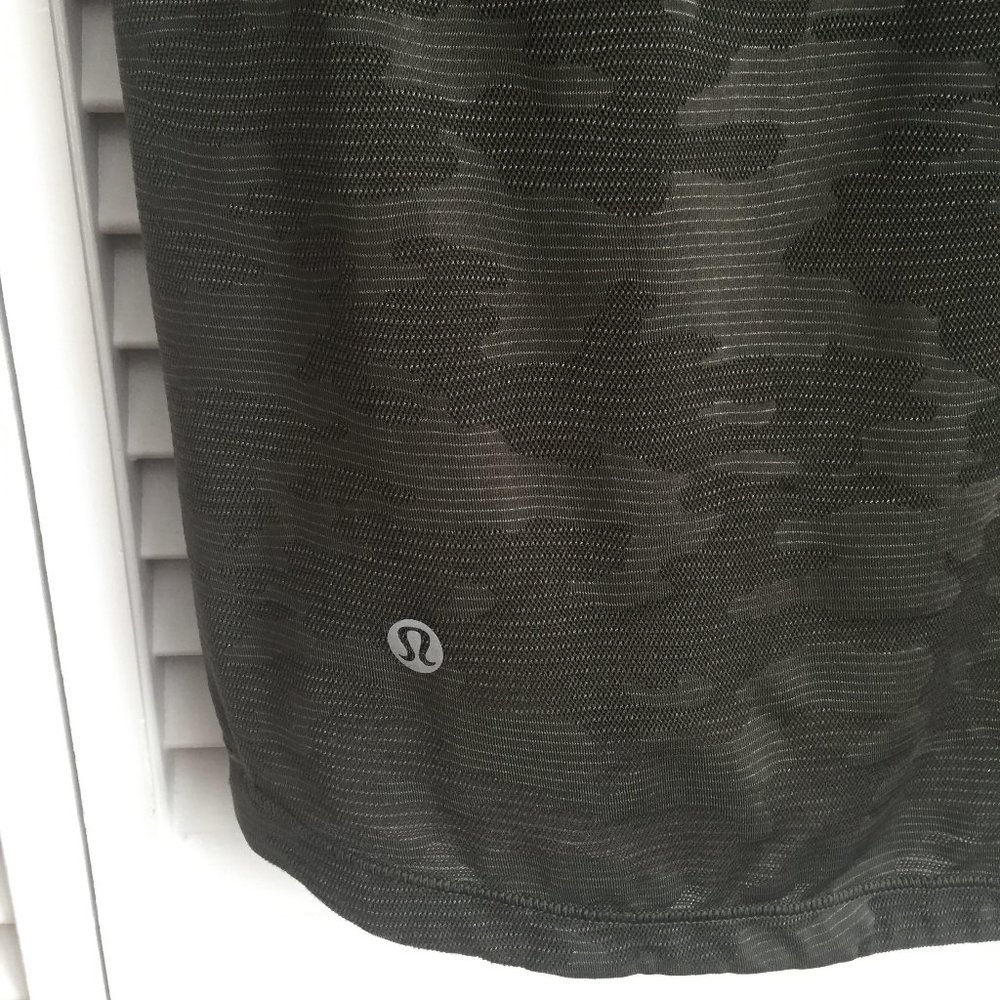 SOLD Lululemon Outrun The Heat shirt fits sz 8/10 - Picture 5 of 5